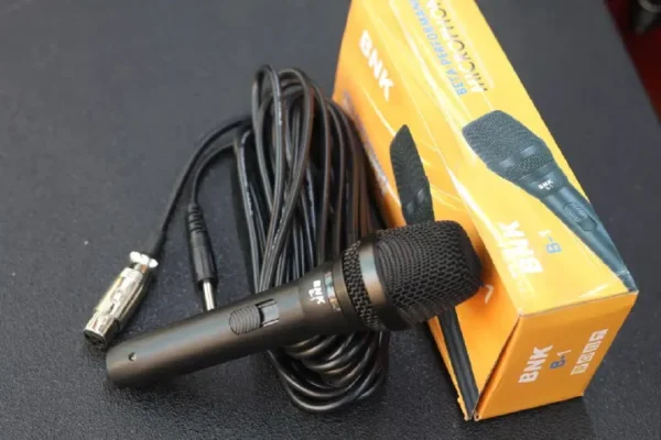 BNK B-1 Wired Cardioid Dynamic Vocal Microphone - Image 5