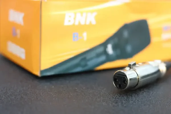 BNK B-1 Wired Cardioid Dynamic Vocal Microphone - Image 4